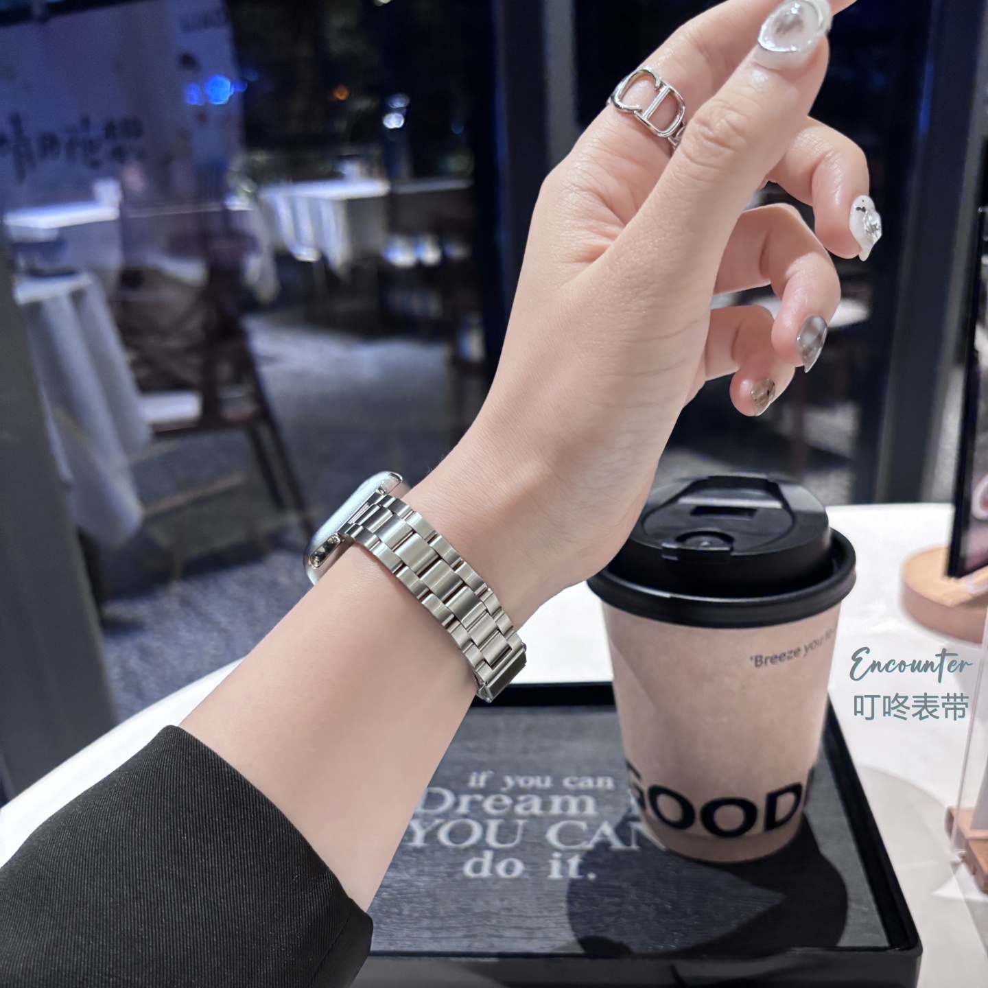 高级不锈钢拉丝女款适用苹果表带