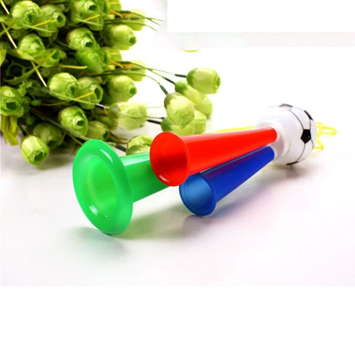 Корпорация игры с мячом, концерт с тремя футбольными рогами, фанаты Wheisth Play The Instrument Rops, дети