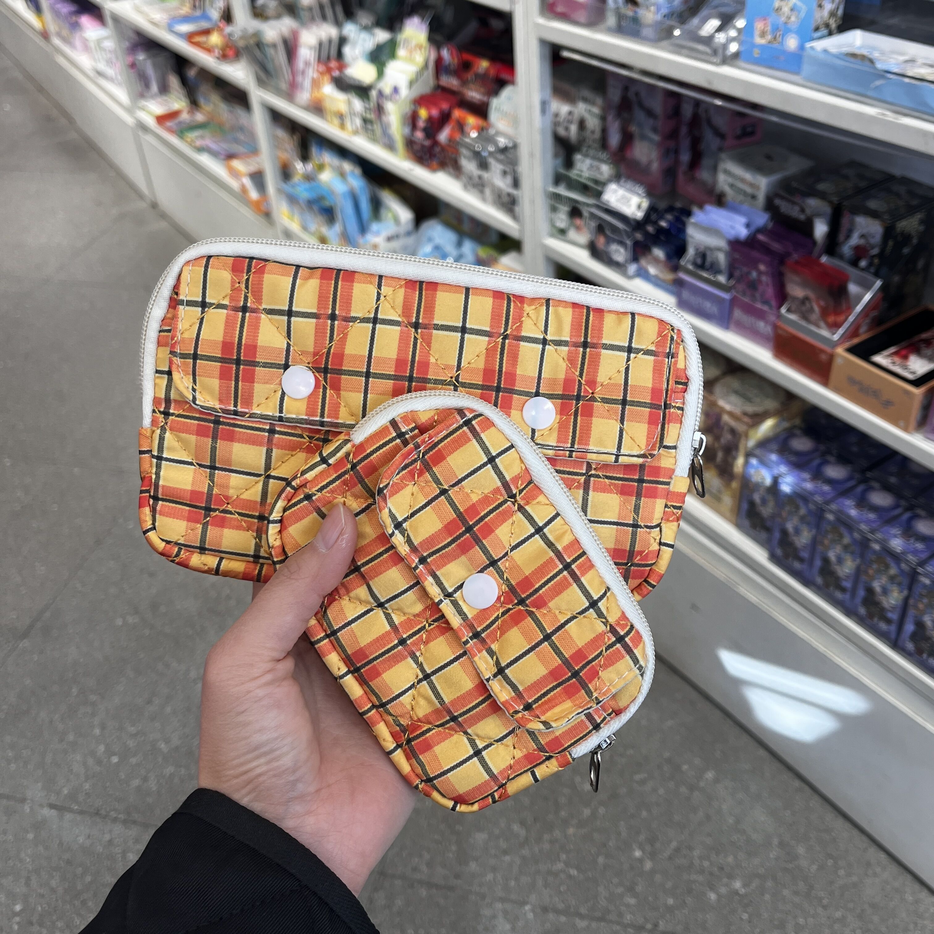 日韩风格子手拿包女百搭高颜值零钱包耳机包ccd收纳包