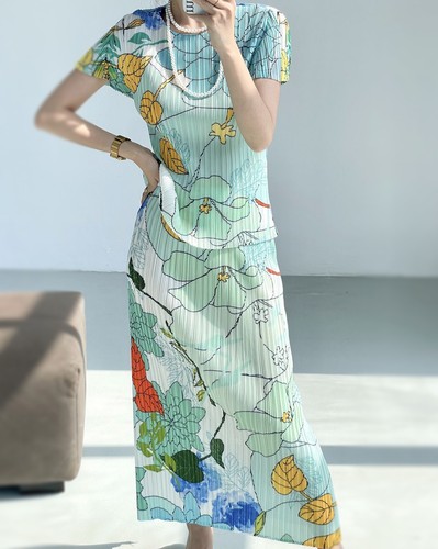 三宅系列褶皱2025新款高级感设计印花短袖套装女轻奢气质两件套