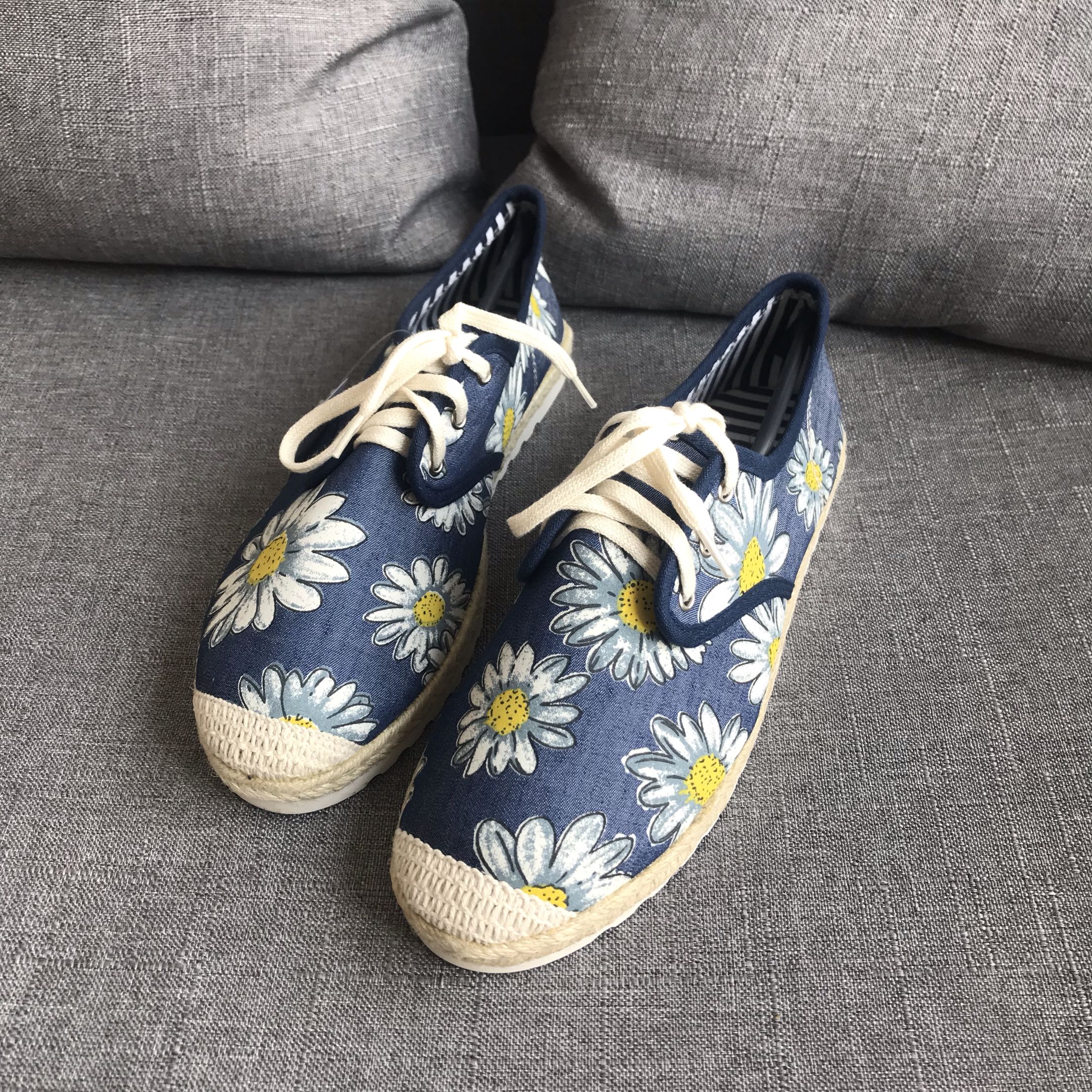 春季新款百搭花色白板帆布女鞋
