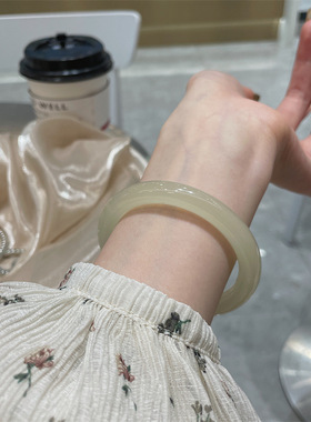 晴水湖水绿手镯圆条少女款冰种阿