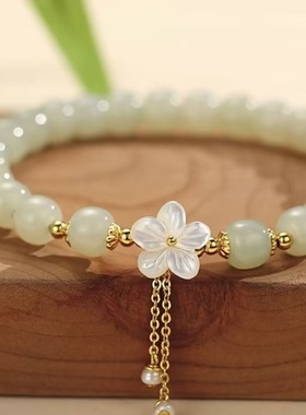 新款网红和田玉清新甜美桃花朵流苏手链女国风新中式手饰闺蜜礼物