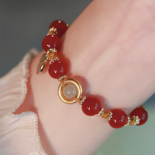 路路通 天然红玛瑙手链ins小众设计本命年和田玉显白送礼