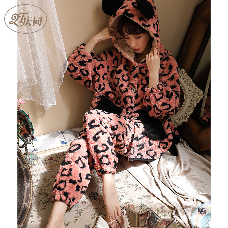 庆同睡衣女秋冬珍贝绒豹纹高级时尚珊瑚绒连帽加厚保暖家居服套装怎么看?