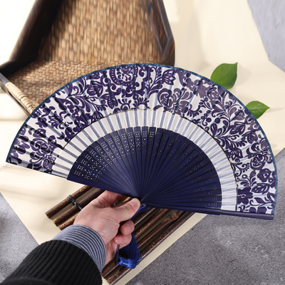 中国风青花瓷贵妇雕花扇子女式古风汉服随身小折扇旗袍舞蹈跳舞扇