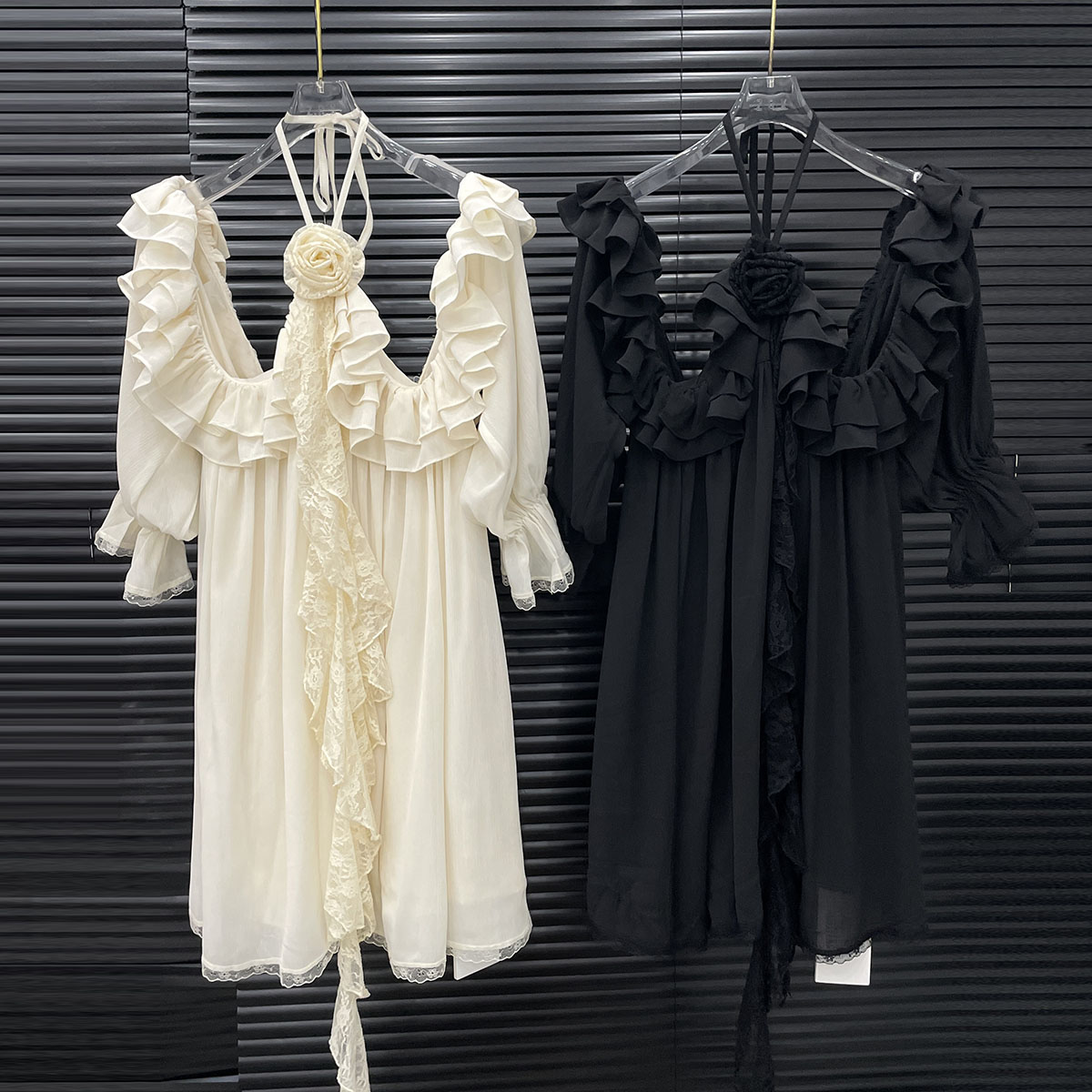 付新博女装荷叶边挂脖连衣裙女小众法式设计感露肩飘带短裙14721