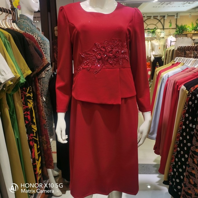 高端喜婆婆婚宴礼服时尚洋气2023新款妈妈秋装结婚假两件连衣裙