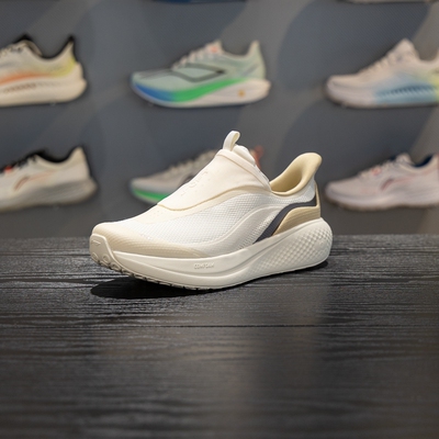 李宁女子一脚蹬软弹透气休闲鞋