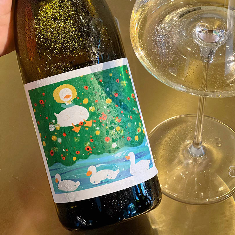 艺术家联名 小甜水教科书 小鸭鸭Moscato d’Asti莫斯卡托阿斯蒂