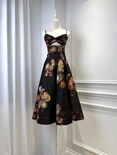 2025秋季 亚麻印花度假吊带连衣裙 新款