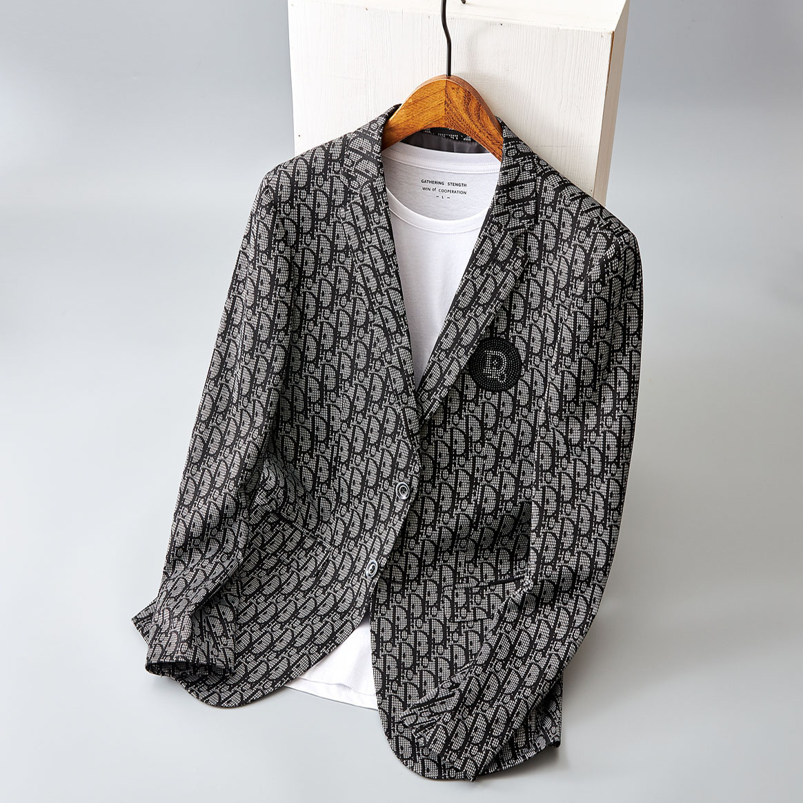 春夏薄款西装男修身韩版时尚字母印花休闲雅痞单件小西服外套大码