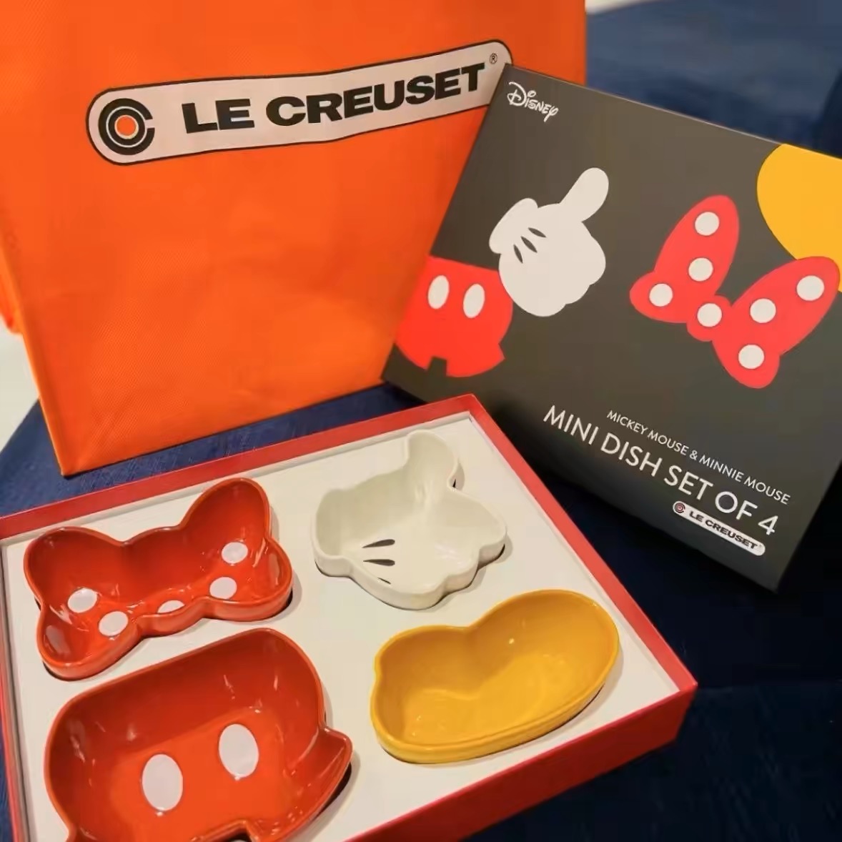 法国酷彩LECREUSET米奇系列家用礼盒卡通炻瓷分格盘蘸料调味碟