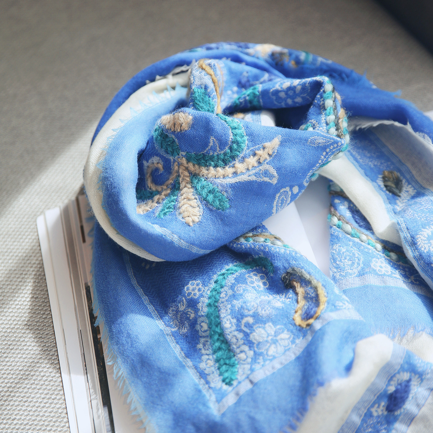 每色一条大披肩唯美出游纯手工刺绣保暖装饰围巾披肩克什米尔进口,服饰配件/皮带/帽子/围巾,围巾/丝巾/披肩,淘宝优惠券,粉丝福利购,淘宝优惠卷