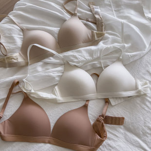 深V无痕小胸聚拢显瘦不空三角杯内衣 常呵护法式 超轻量2mm杯垫