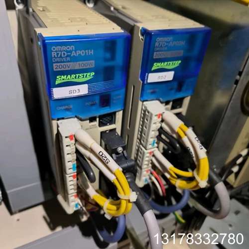 伺服驱动器R7D-AP01H，实物拍摄，配套电机。成色