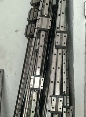 导轨THKSSR30总长度1.88米安装尺寸为40-