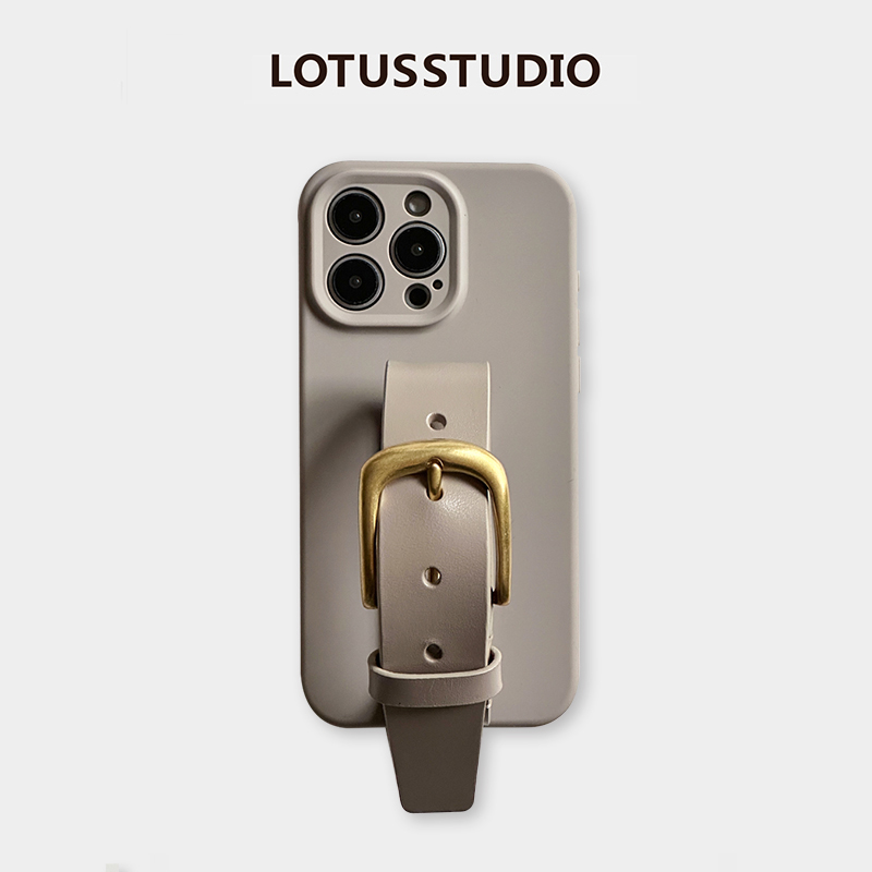 冷淡高级卵石灰iphone16promax经典皮带经典铜扣腕带手机壳原创设计网红小众ins风适用苹果15/14手机保护套