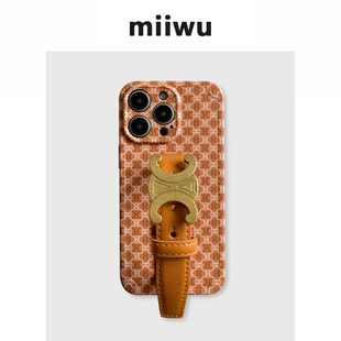 13系列原创设计保护套小众ins风 iphone14 老花经典 手机壳凯旋门豆豆钉适用苹果15promax手机壳牛皮腕带新款