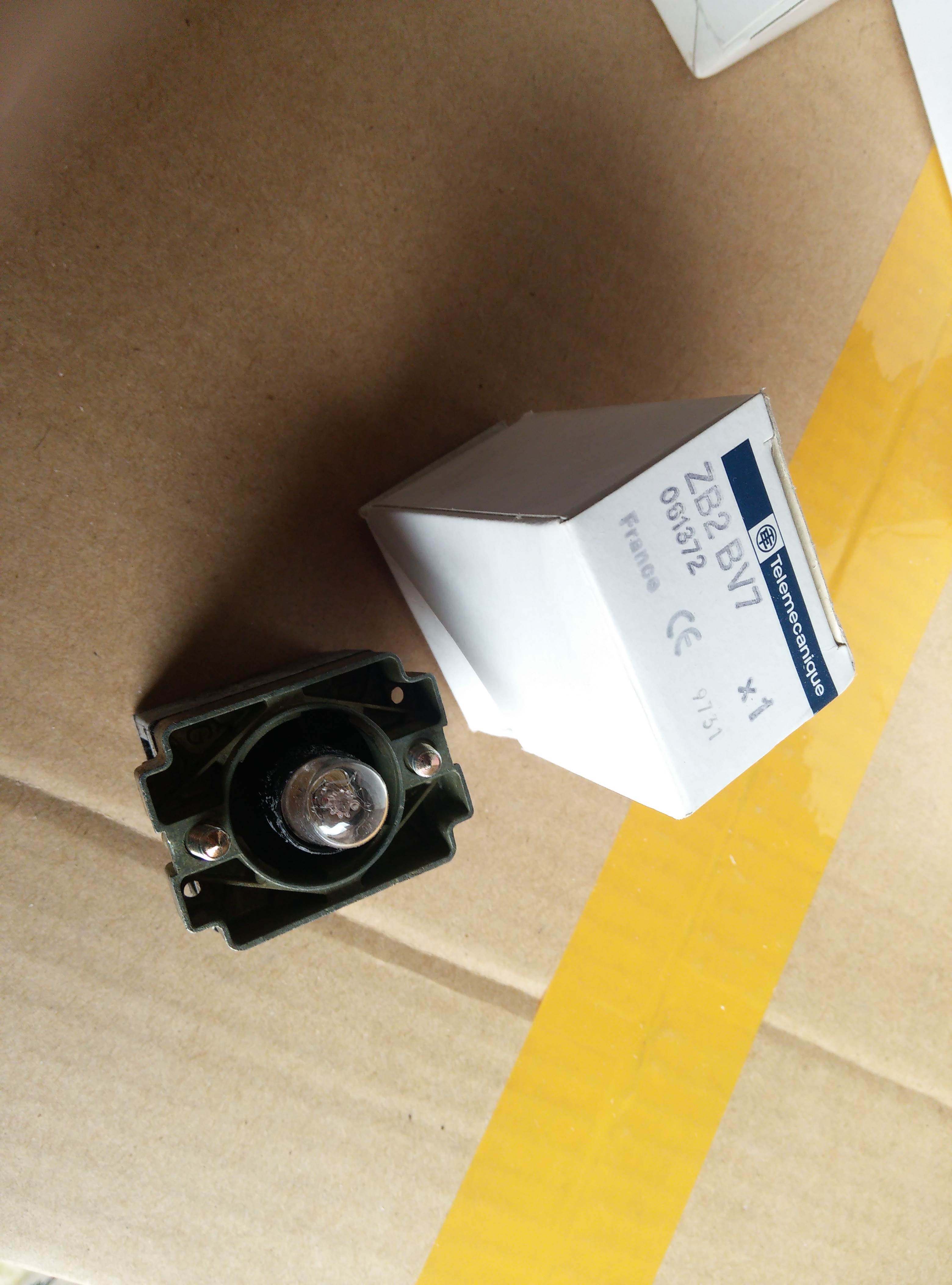 施耐德telemecanique 继电器 zb2vb7询价