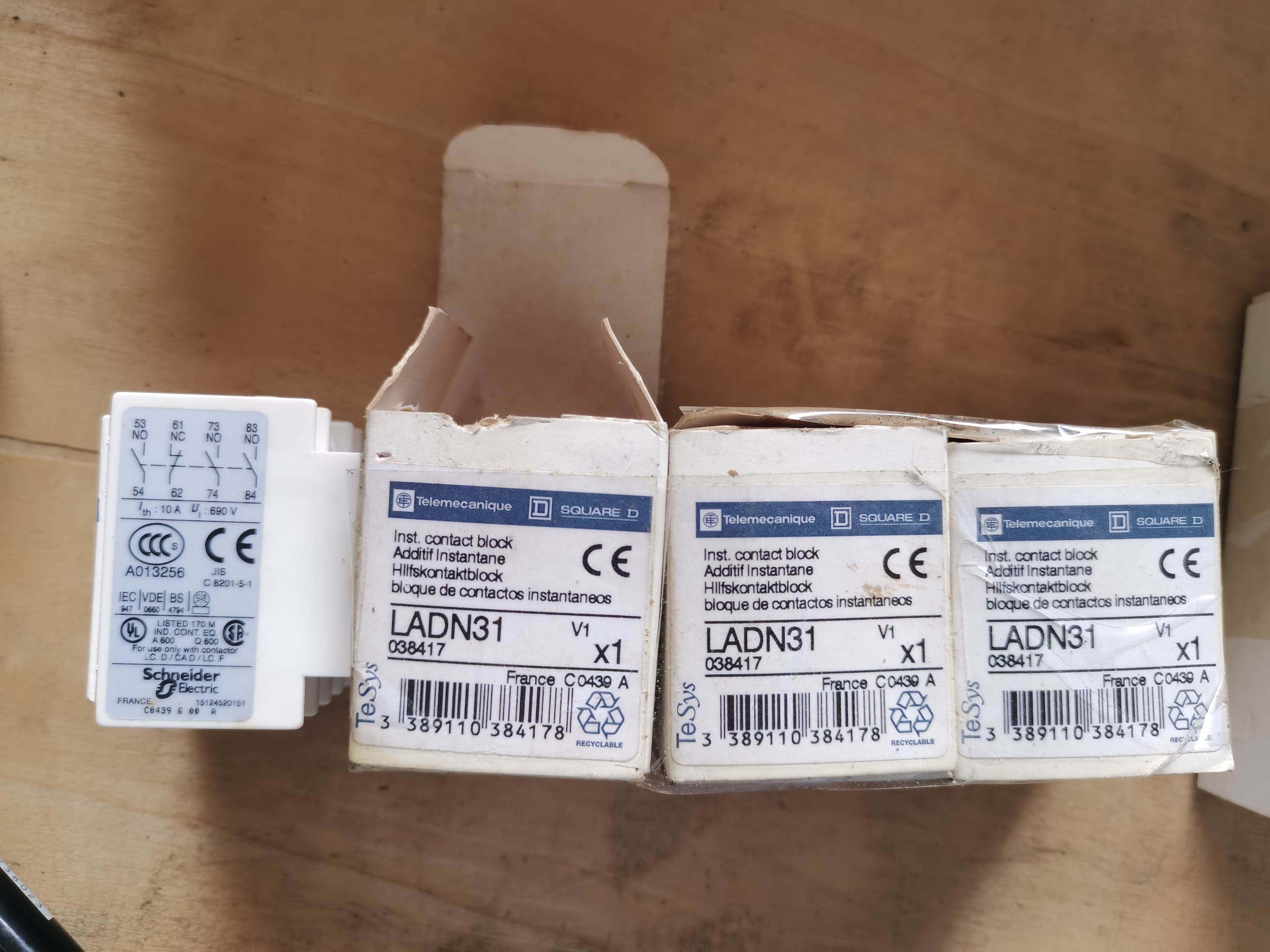 继电器 ladn31 3 个 telemecanique, new询价