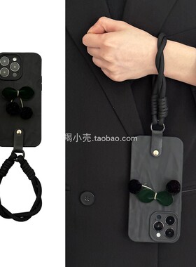 立体小众黑色樱桃防丢麻花手绳适用于iphone15promax手机壳挂绳14pm苹果11全包12防摔13女