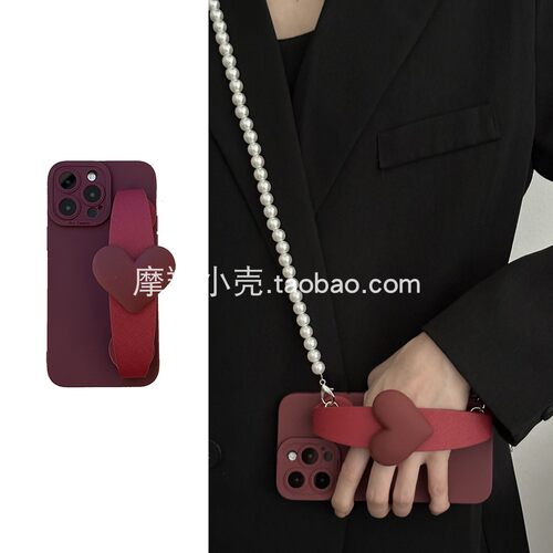 复古酒红大爱心腕带适用苹果14手机壳iPhone13promax新款12斜挎11小众8PLUS日韩XS硅胶套15