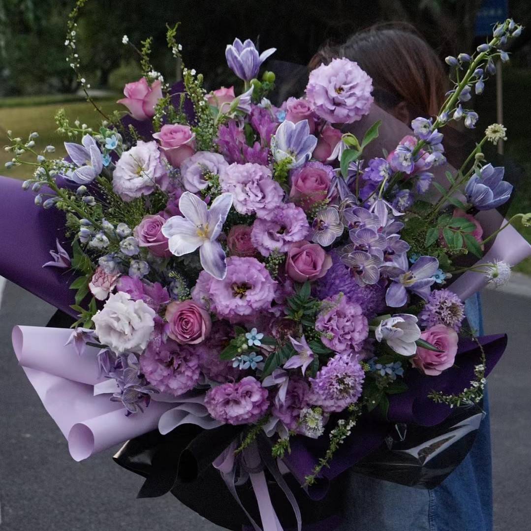 长春鲜花速递同城花店紫玫瑰蝴蝶兰郁金香紫色系混搭花束生日