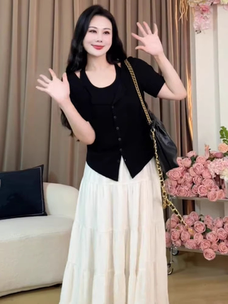 Plus-Size Halter Neck Off-Shoulder Faux Two-Piece Short-Sleeve T-Shirt for Women, Summer, Slimming, Stunning Black Top for Curvy Women