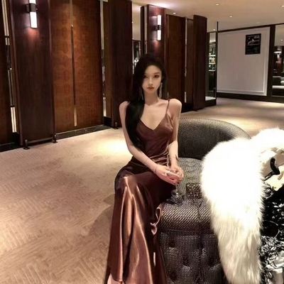 1.12【酒窝严选 小时代福利】时尚气质优雅吊带连衣裙不退换长139