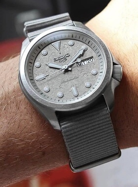 代购Seiko精工5号手表男陨石灰40mm表盘夜光防水自动机械表SRPG6