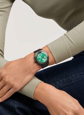 代购Swatch斯沃琪男表玄曜碧影三眼绿色表盘钢带石英瑞士腕表YVM