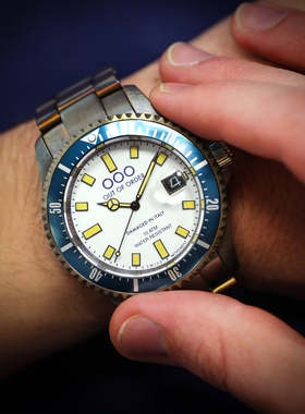 代购Out of order意大利进口哑光白色表盘复古防水夜光石英欧美