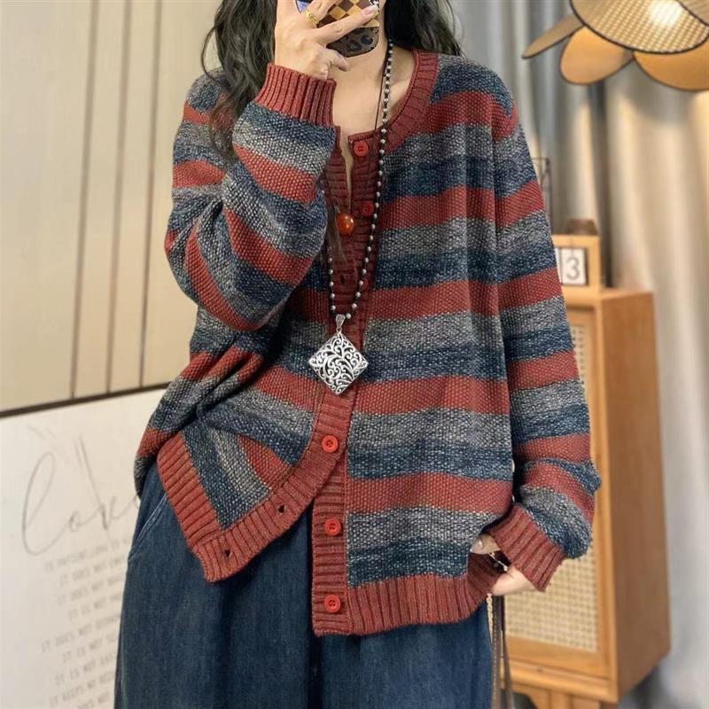 专柜棉线针织衫大码女时尚百搭条纹拼色上衣长袖纽扣保暖简约时尚