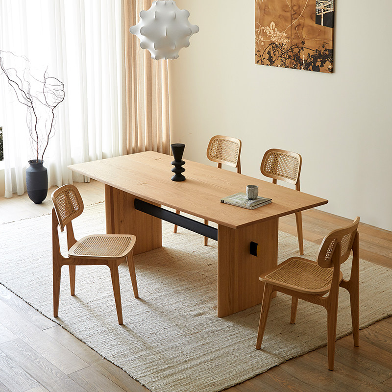 北欧现代轻奢橡木海湾餐桌侘寂风长方形实木饭桌设计师原木桌子