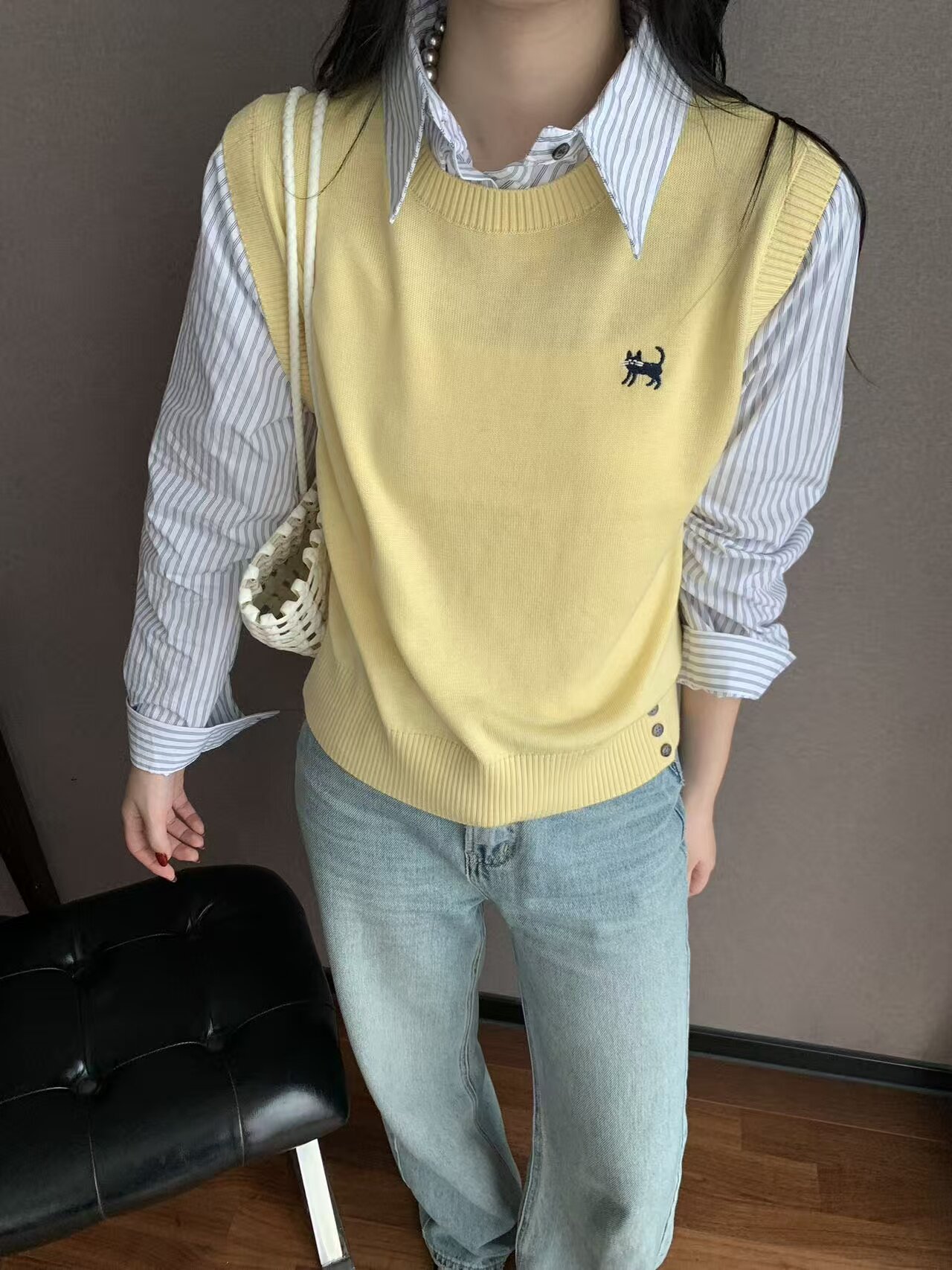 韩系春款条纹衬衫拼接假两件刺绣小猫侧边扣子细羊毛针织衫68171