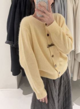 韩系新款密熊设计感纽圆领针织衫女软糯洋气温柔风毛衣开衫 9648