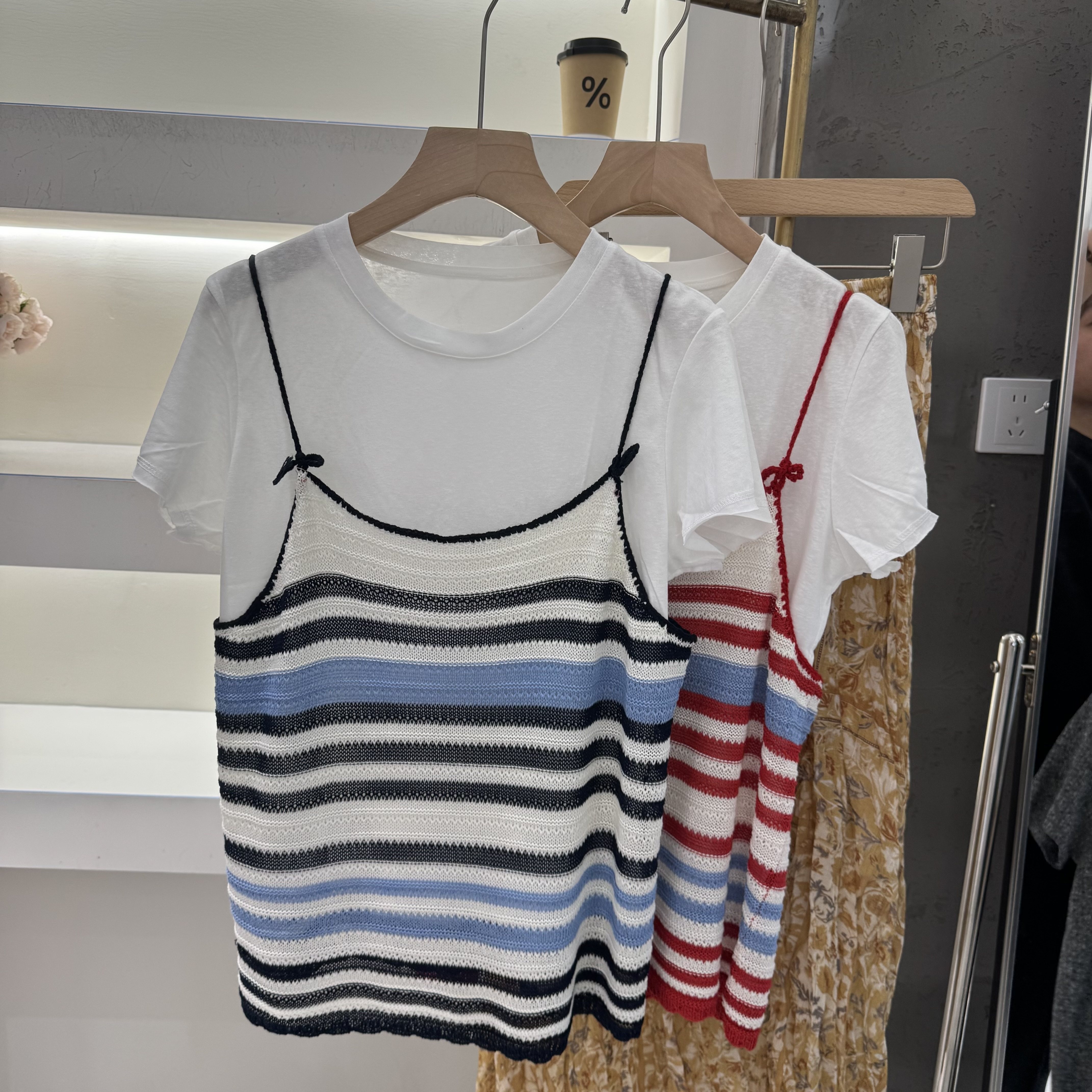 简约百搭纯色短袖T恤+条纹拼色针织背心两件套女2026夏季新款上衣