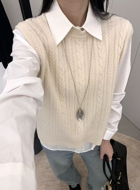 时尚两件套女早春新短款麻花全羊毛针织衫背心+衬衫显瘦毛衣68130