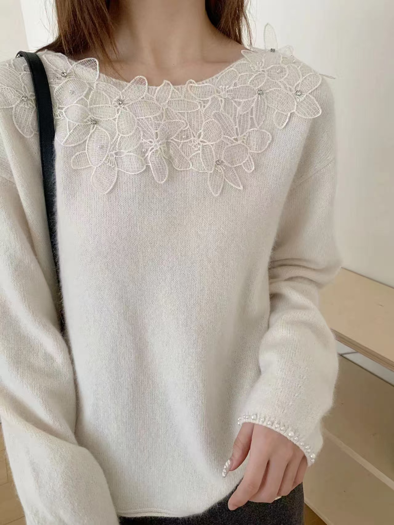 韩版圆领拼接蕾丝花边针织衫女2025秋冬新款宽松显瘦百搭毛衣上衣