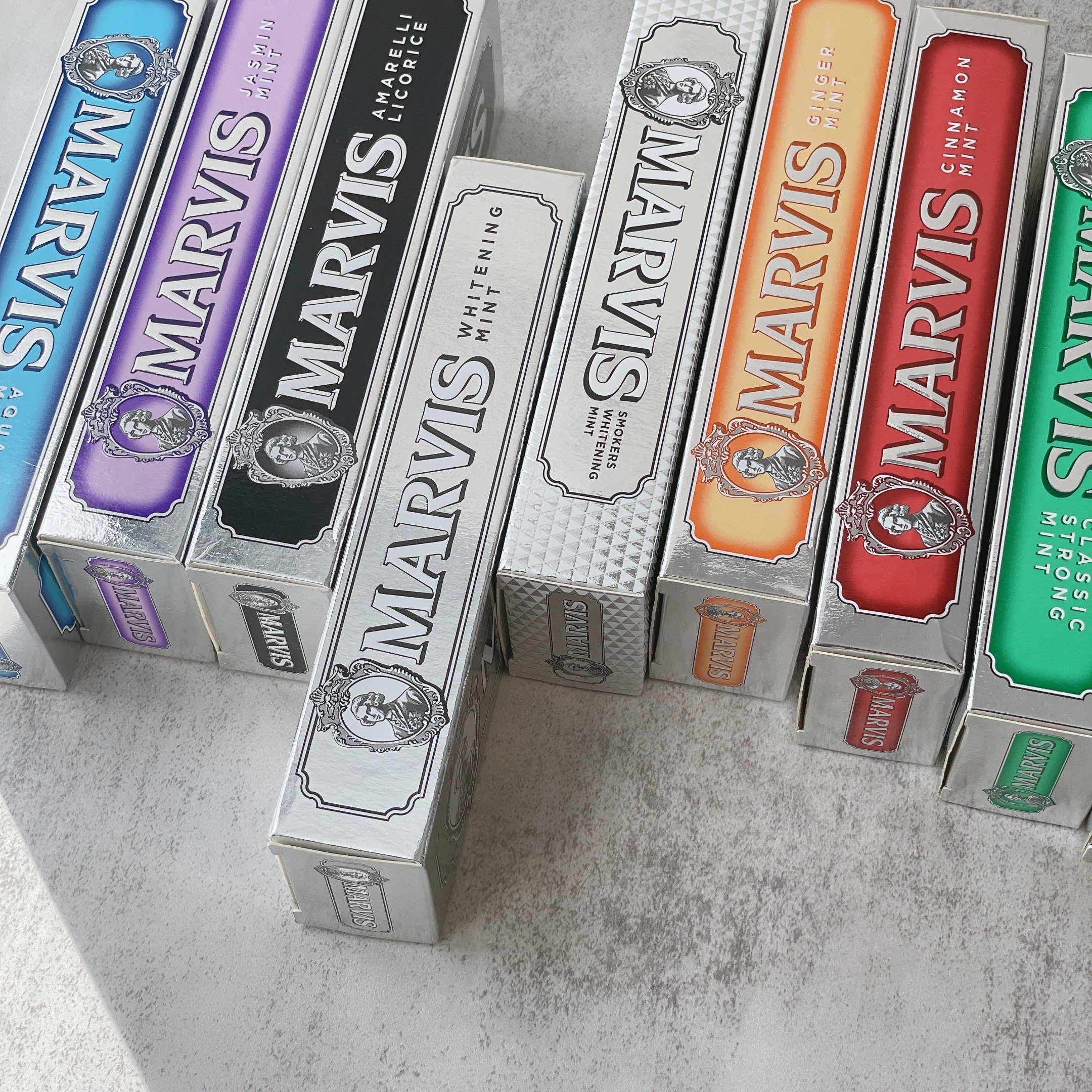 意大利marvis玛尔仕牙膏烟渍茉莉亮白强力薄荷玛尔斯清新口气85ml