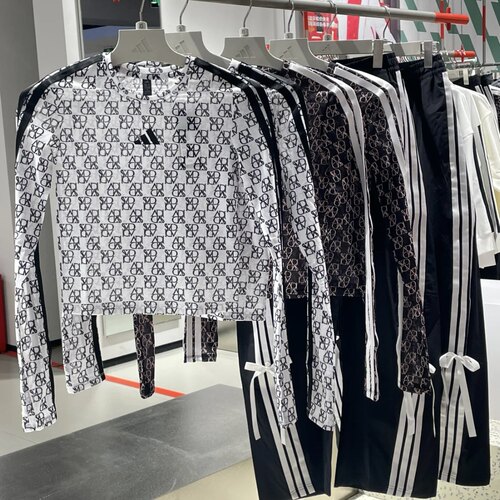 Adidas阿迪达斯 春夏女子运动休闲潮流满印长袖T恤 JY7664 JY7665
