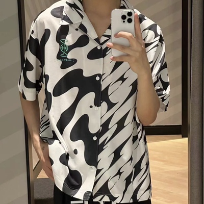 Nike耐克 夏季男子运动休闲潮流黑白拼接撞色短袖衬衫T恤 FJ7230