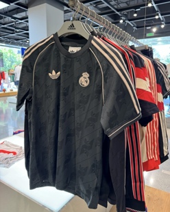 Adidas三叶草 男女运动休闲潮流暗纹皇马足球复古风长袖T恤JI9481