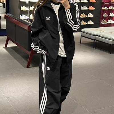 Adidas三叶草 男女运动休闲潮流防风夹克外套长裤 KB2466 JW9896
