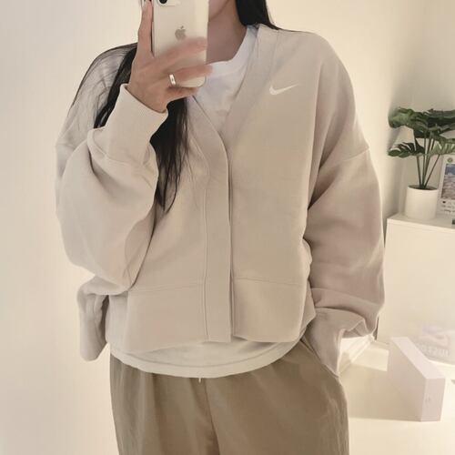 Nike耐克 春秋款女子运动休闲潮流小勾V领针织开衫夹克外套FB8773
