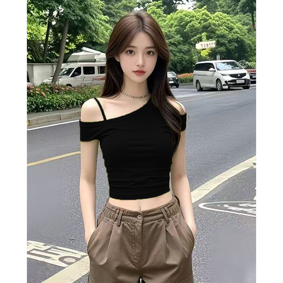纯欲黑色绝美显瘦常规露肩修身型