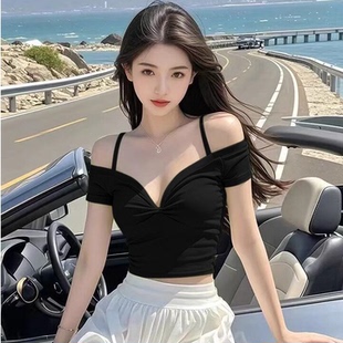辣妹短袖t恤女2026新款夏季爆款性感独特绝美短款吊带一字肩上衣