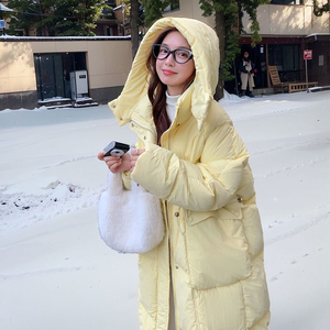 陆雨雨奶黄色甜美宽松抽绳90白鸭绒羽绒服外套女冬新款加厚面包服