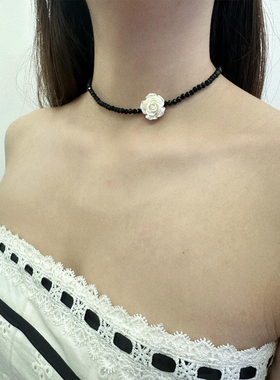 atmshop coco小姐白色山茶花黑色串珠锁骨链时尚高级项链choker